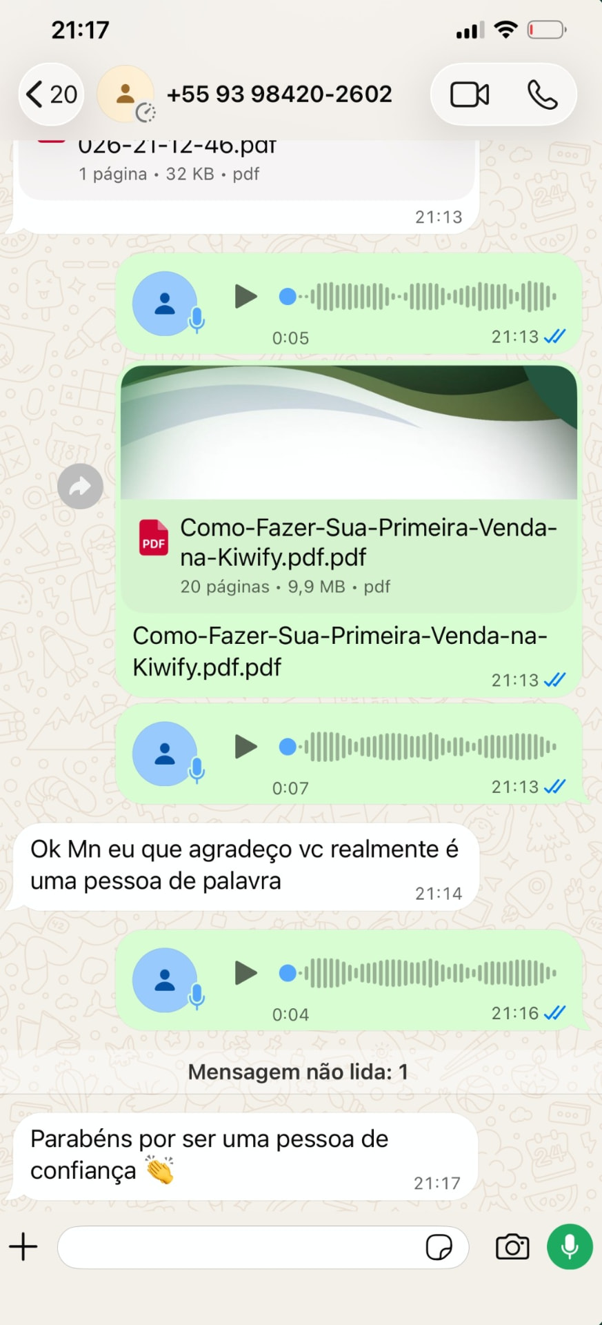 Mensagem de aluno agradecendo e PDF 'Como fazer sua primeira venda na Kiwify'